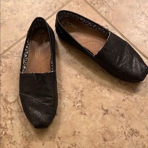TOMS sz 7 black glitter